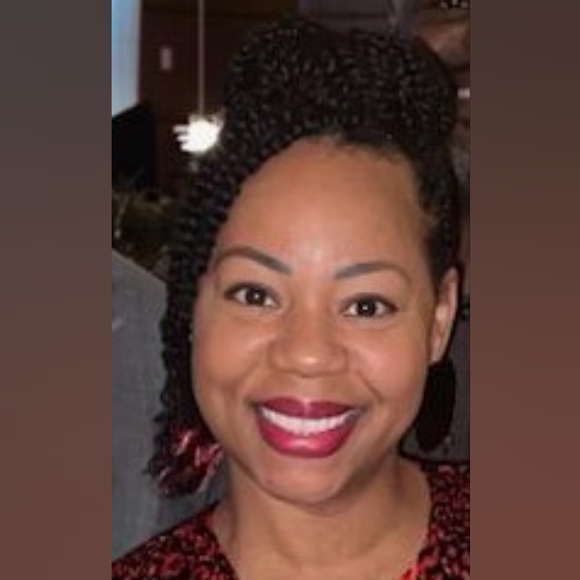 Meet your Posher, April - Picture 3 of 3